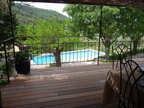A heated pool - 10mn from the beaches, La Bisotte: property with large pool (Le Castellet)