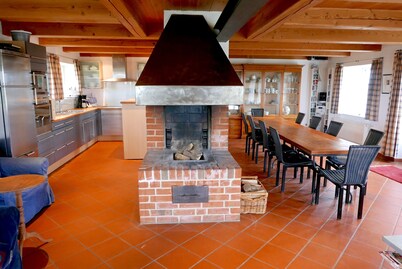 Dream house under thatch with fireplace, sauna, wellness room and lots of space