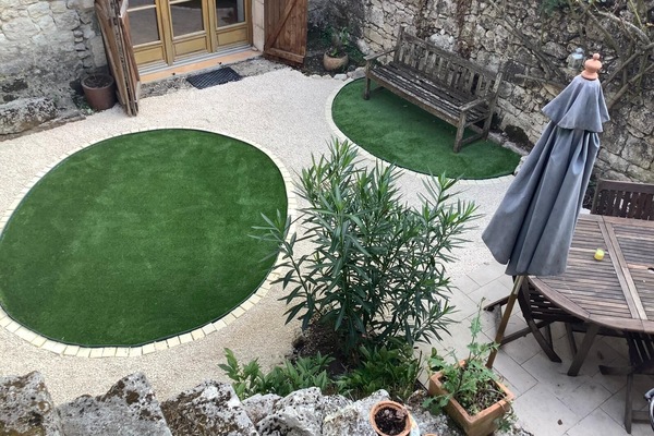 Your own walled courtyard, waiting for the clink of glasses & lingering meals.