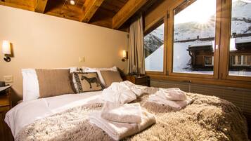 5 bedrooms, iron/ironing board, WiFi, bed sheets