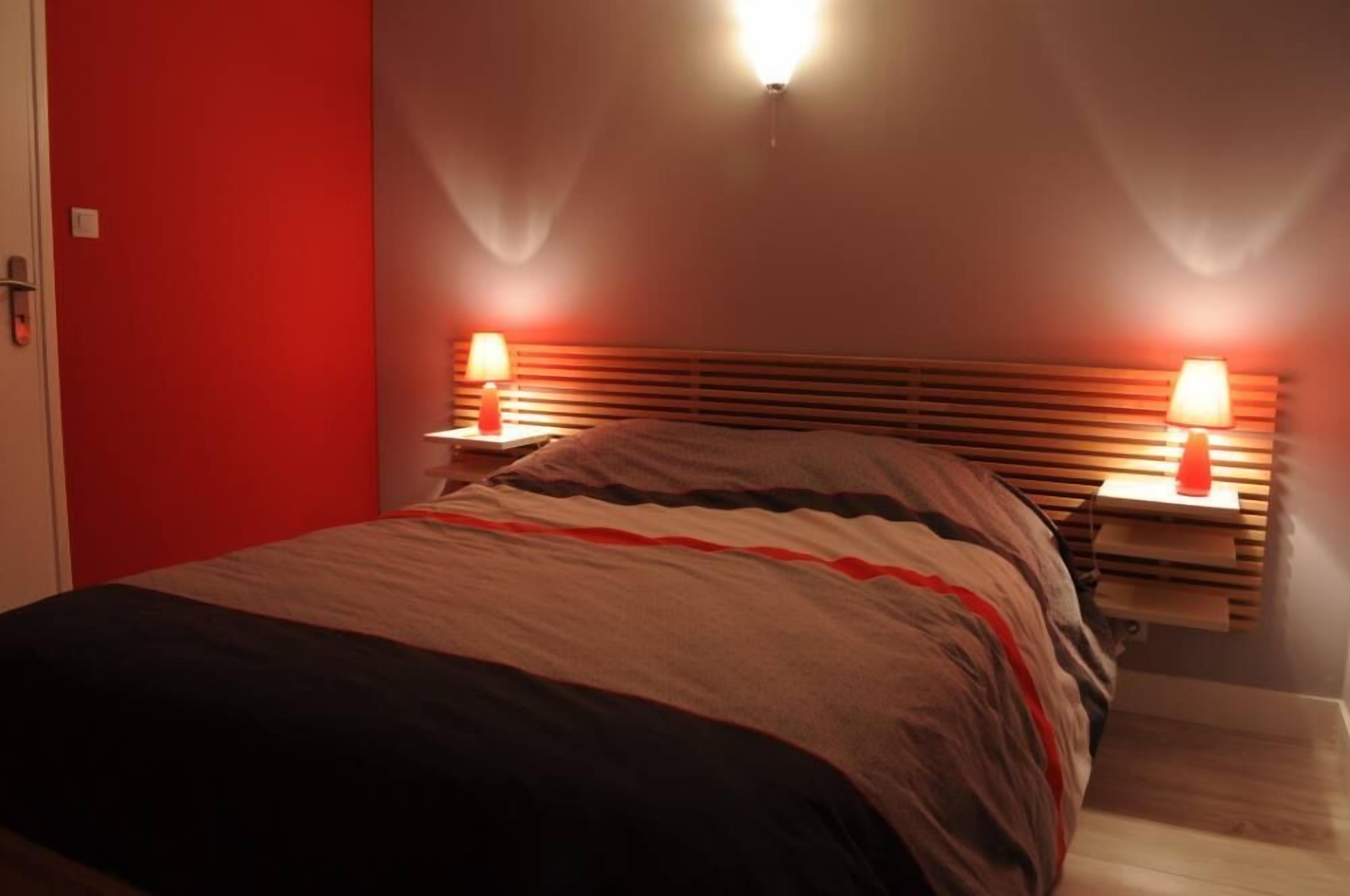 3 slaapkamers, een strijkplank/strijkijzer, wifi, beddengoed