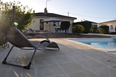House with nice amenities, garden and heated pool entièremen privative