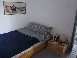 2 bedrooms, iron/ironing board, WiFi, bed sheets - Artemonas: House with character (Artemonas)