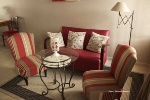 Fernseher, DVD-Player, Stereoanlage