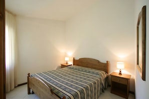 2 quartos, Wi-Fi de cortesia, roupa de cama