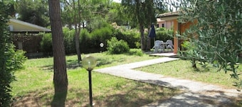 Portion of Villa 5 Sleeps 150mt from Giannella beach