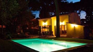 Piscine extérieure, piscine chauffée