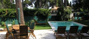 Stylish, Contemporary Villa heated pool, 10 mins walk to Beach