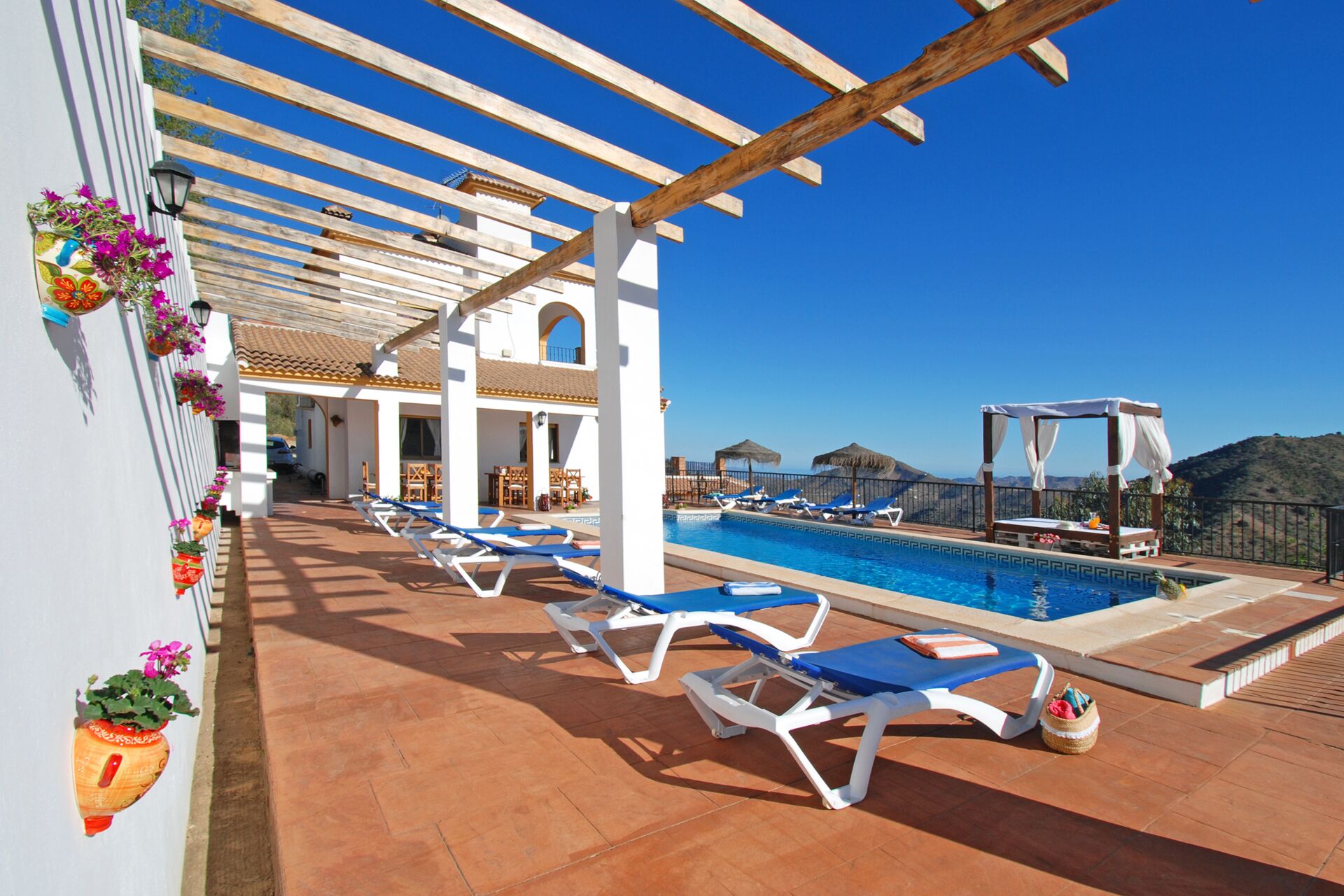 Piscine extérieure, piscine chauffée