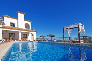 Outdoor pool, a heated pool - Villa José 2, 12 Pers, Heated Pool, Wifi, A/C, Petfriendly, sea view (Comares)
