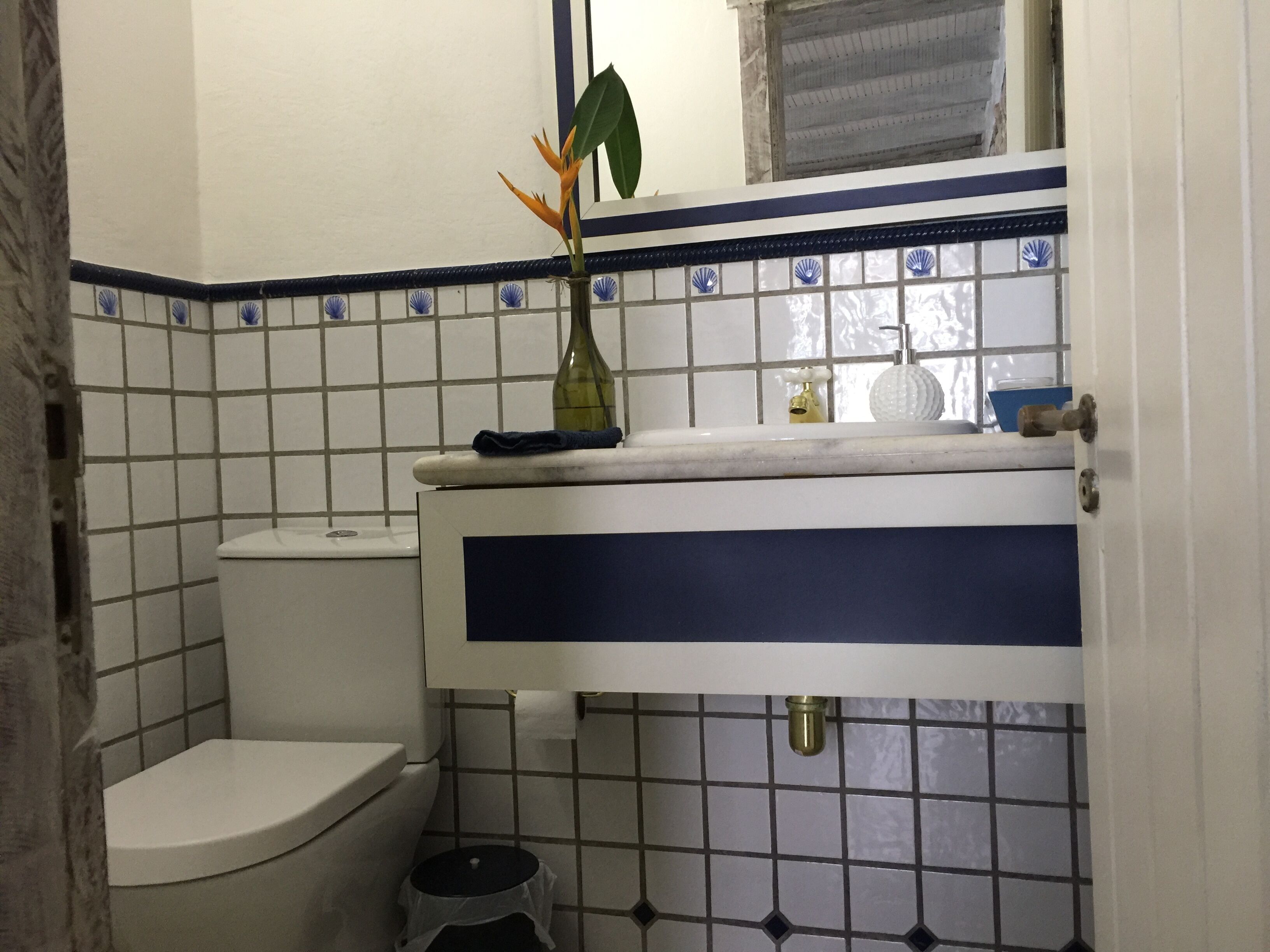 Cond. Closed Panoramic View - 3 suites and 1 bedroom