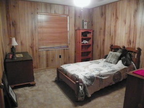 3 bedrooms, iron/ironing board, WiFi, bed sheets - Peaceful Country Style Home. (Lakeland)