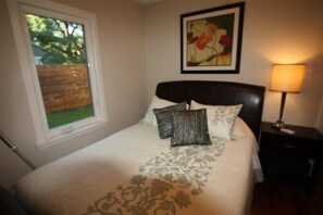 2 bedrooms, iron/ironing board, travel cot, free WiFi