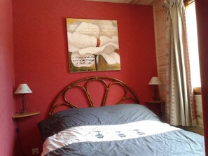 4 chambres, fer et planche à repasser, lit parapluie, Wi-Fi