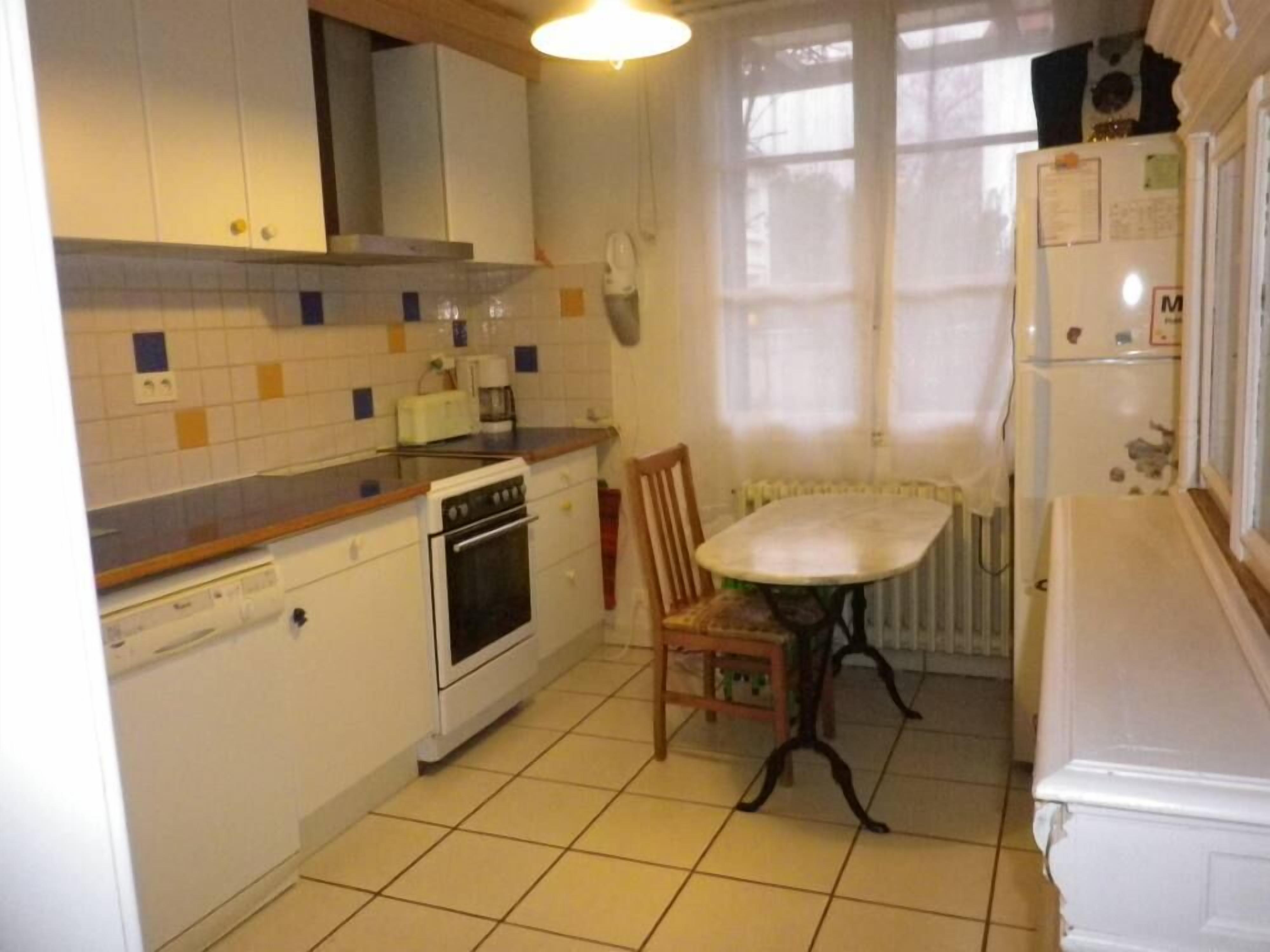 House with pool garden, ideal family quiet in Toulouse, 