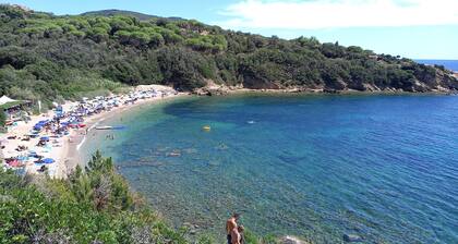 Villa Giuliana, Kolmen huoneen huoneisto 6/7 Ptl.