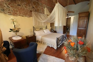 4 Schlafzimmer, Bügeleisen/Bügelbrett, WLAN, Bettwäsche