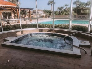 A heated pool - Please message about discounted rates for remaining summer weeks open!! (Miramar Beach)