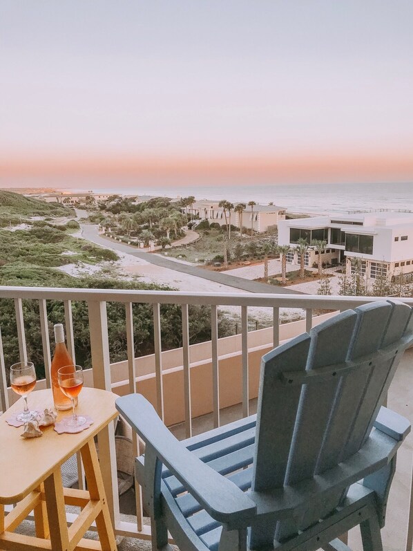 Property grounds - Please message about discounted rates for remaining summer weeks open!! (Miramar Beach)