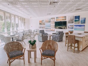 Dining - Please message about discounted rates for remaining summer weeks open!! (Miramar Beach)