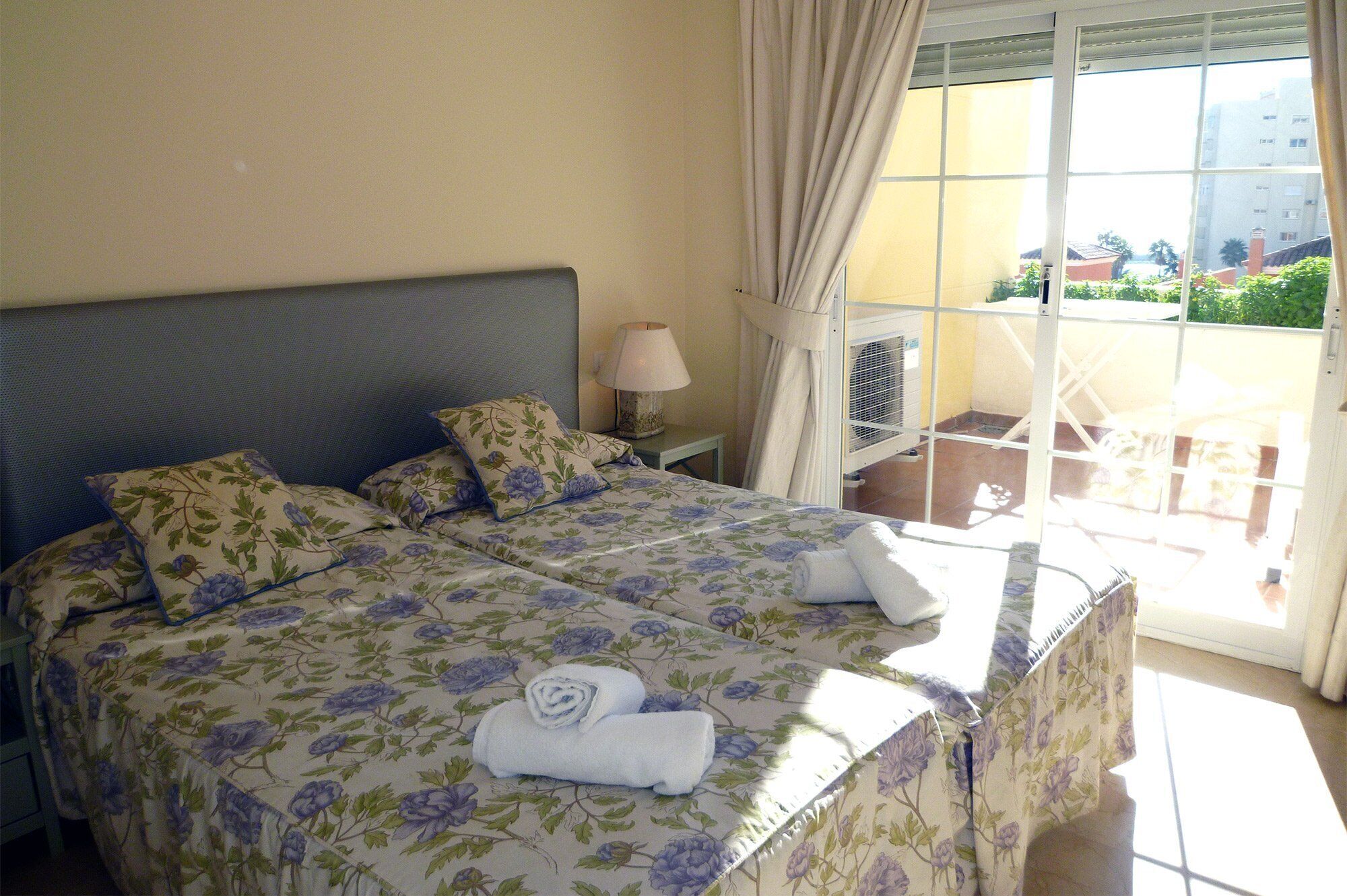 Near marina and  beaches south facing terraca,