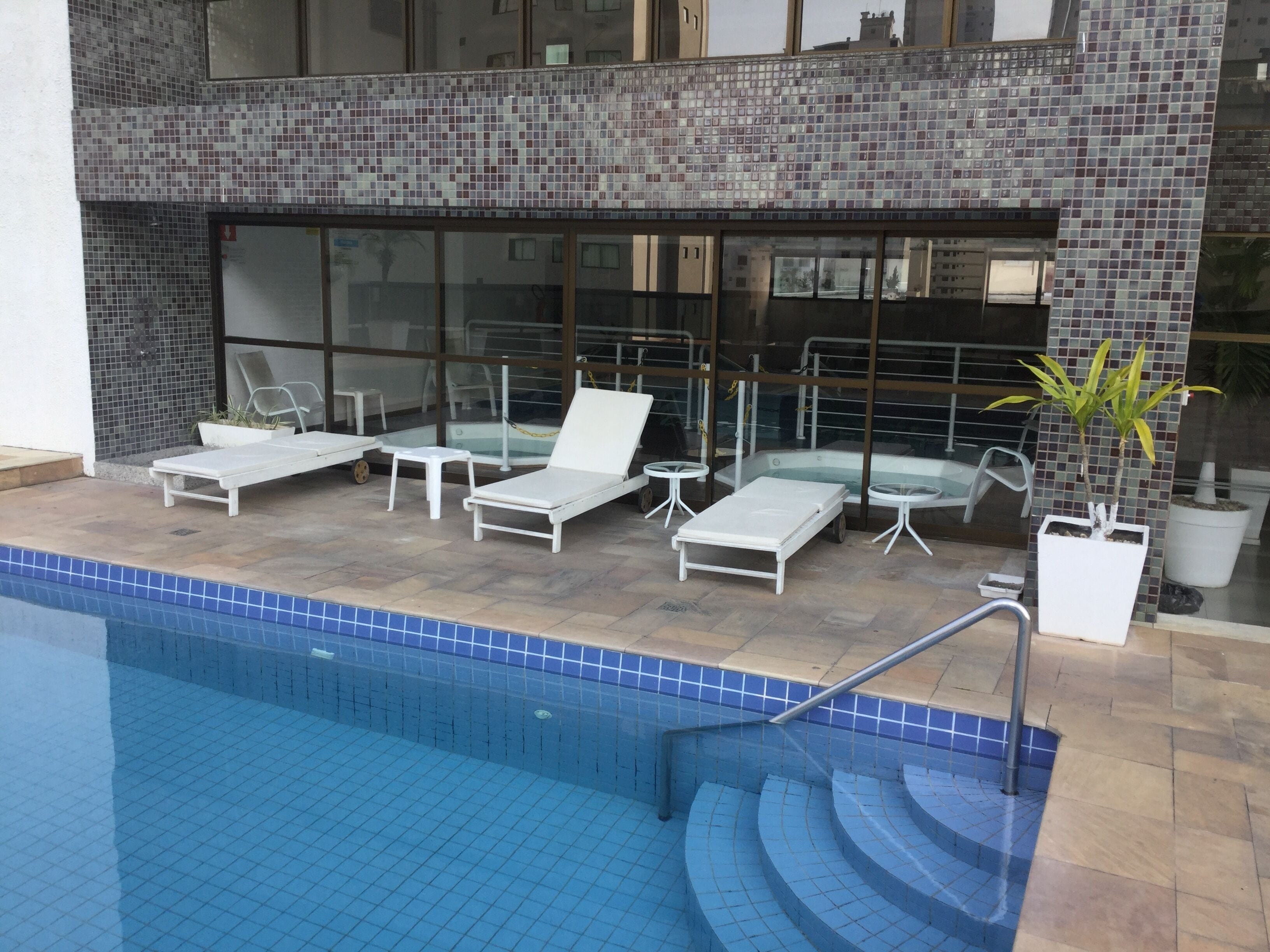 LINDO APTO C / SWIMMING POOLS, WI-FI, AIR COND., GARAGE, NEAR THE SEA