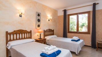 5 chambres, fer et planche Ă repasser, Wi-Fi, draps fournis