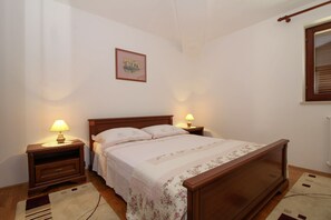 2 bedrooms, WiFi, bed sheets - Holiday house Luna * 1000 m2 fenced garden, terrace, private pool (Marčana)