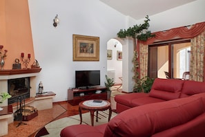 Télévision, cheminée