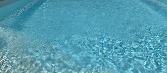 Bastide with swimming pool, garden, barbecue and pétanque court!