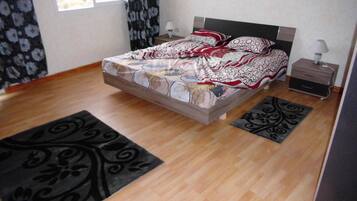 2 bedrooms, bed sheets