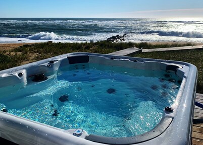 Luxury Oceanfront 6BR - 4 King, 4.5 BA, Elevator, 3 Decks & Hot Tub