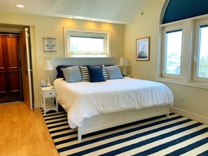 6 bedrooms, desk, iron/ironing board, free WiFi