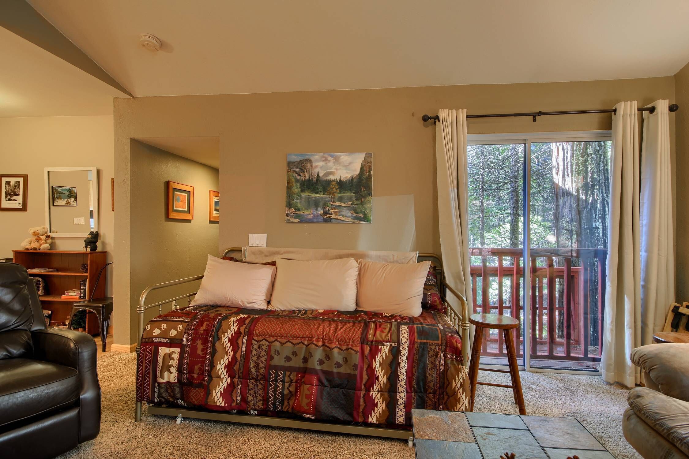 Télévision, cheminée