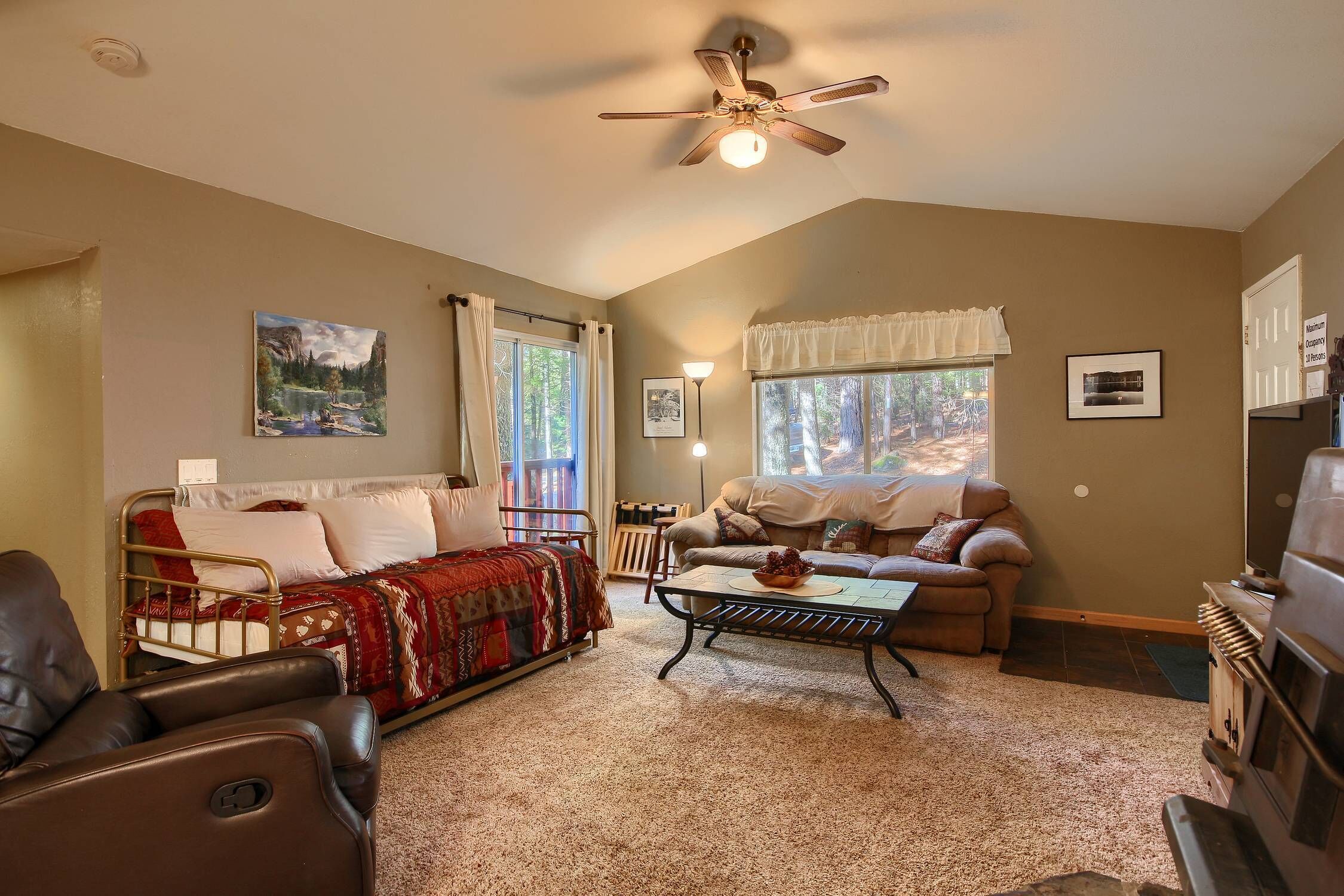 Hibernation Hideaway- Inside Yosemite- Pet Friendly!