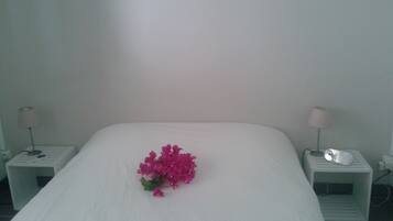 1 makuuhuone, pimennysverhot, silitysrauta/-lauta, ilmainen Wi-Fi