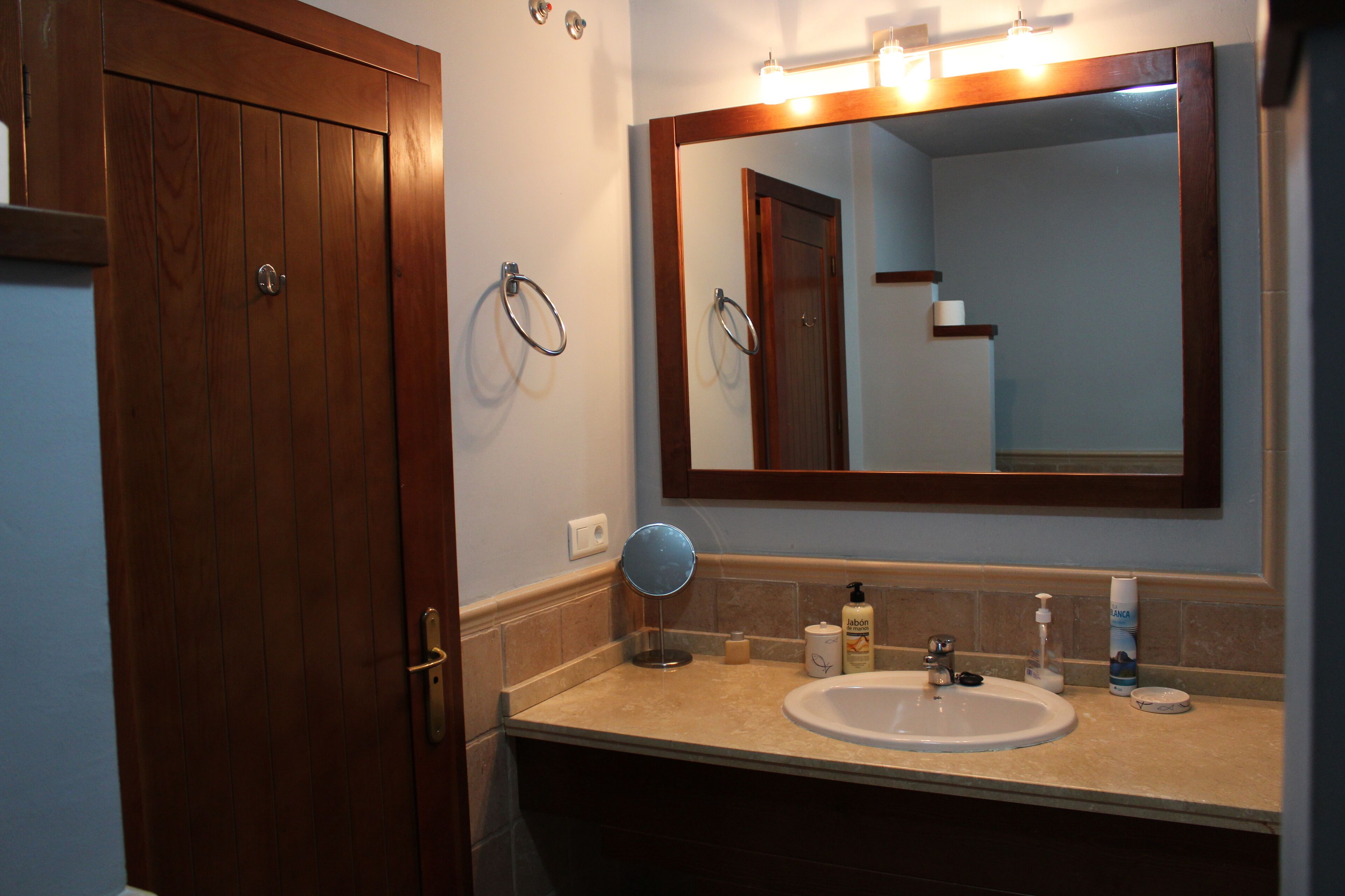 Luxury golf apartment with pool and gardens, 2 bedrooms, 2 bathrooms, sleeps 6