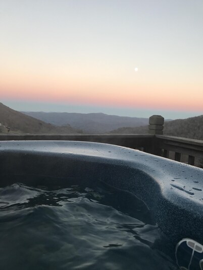 Close proximity to Hawksnest, Otter Falls -- and all the High Country offers!