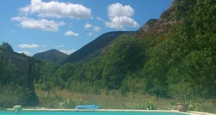 Into the wild: Charming house, surrounded by nature, large private pool.