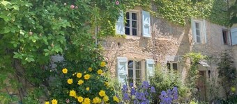 Into the wild: Charming house, surrounded by nature, large private pool.