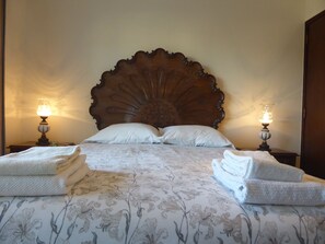 7 bedrooms, iron/ironing board, Internet, bed sheets