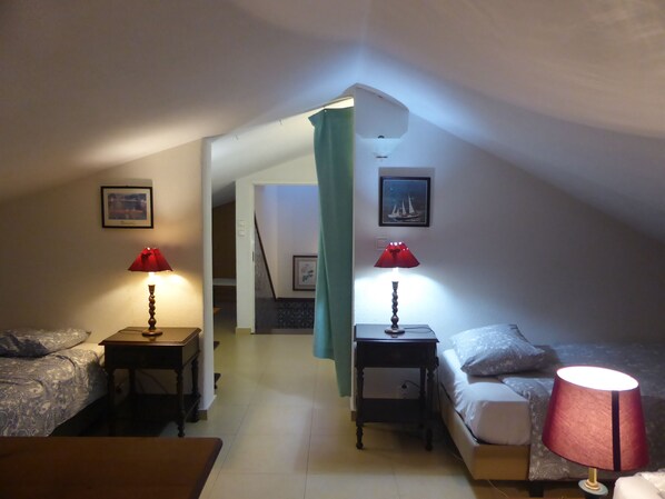 7 bedrooms, iron/ironing board, internet, bed sheets