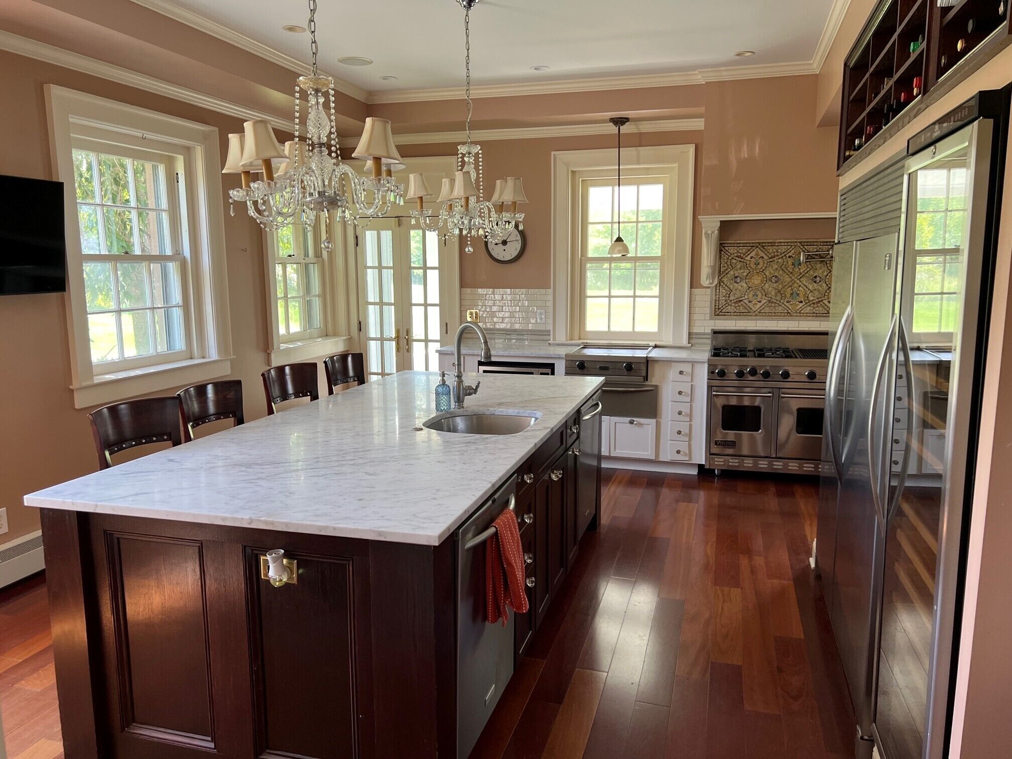 1920s lakefront estate