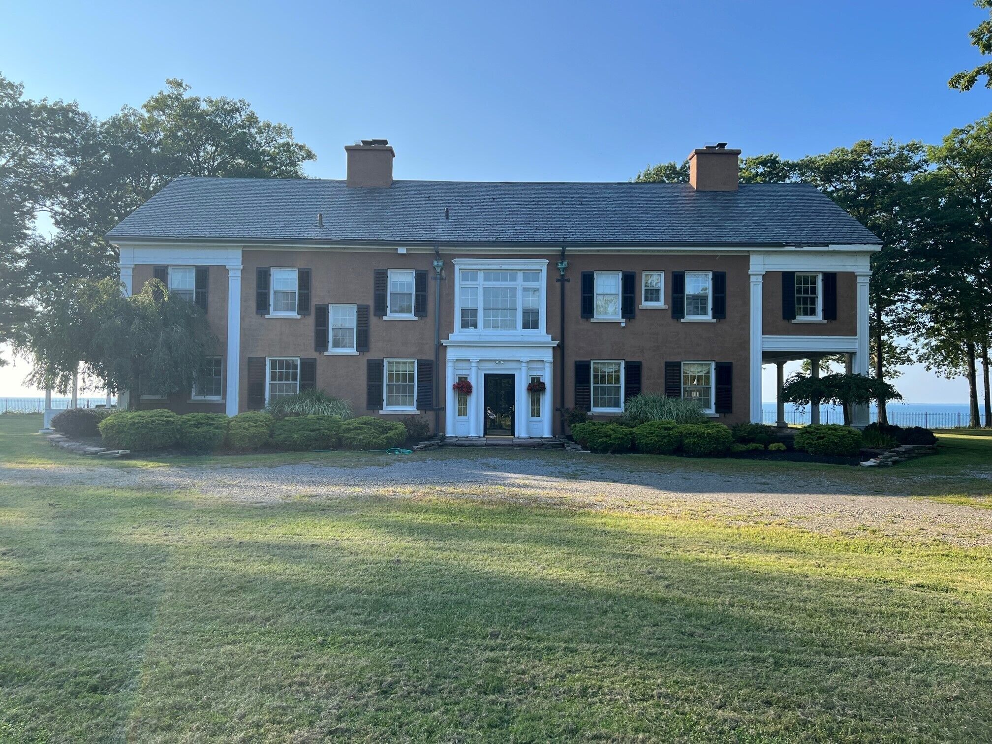 1920s lakefront estate