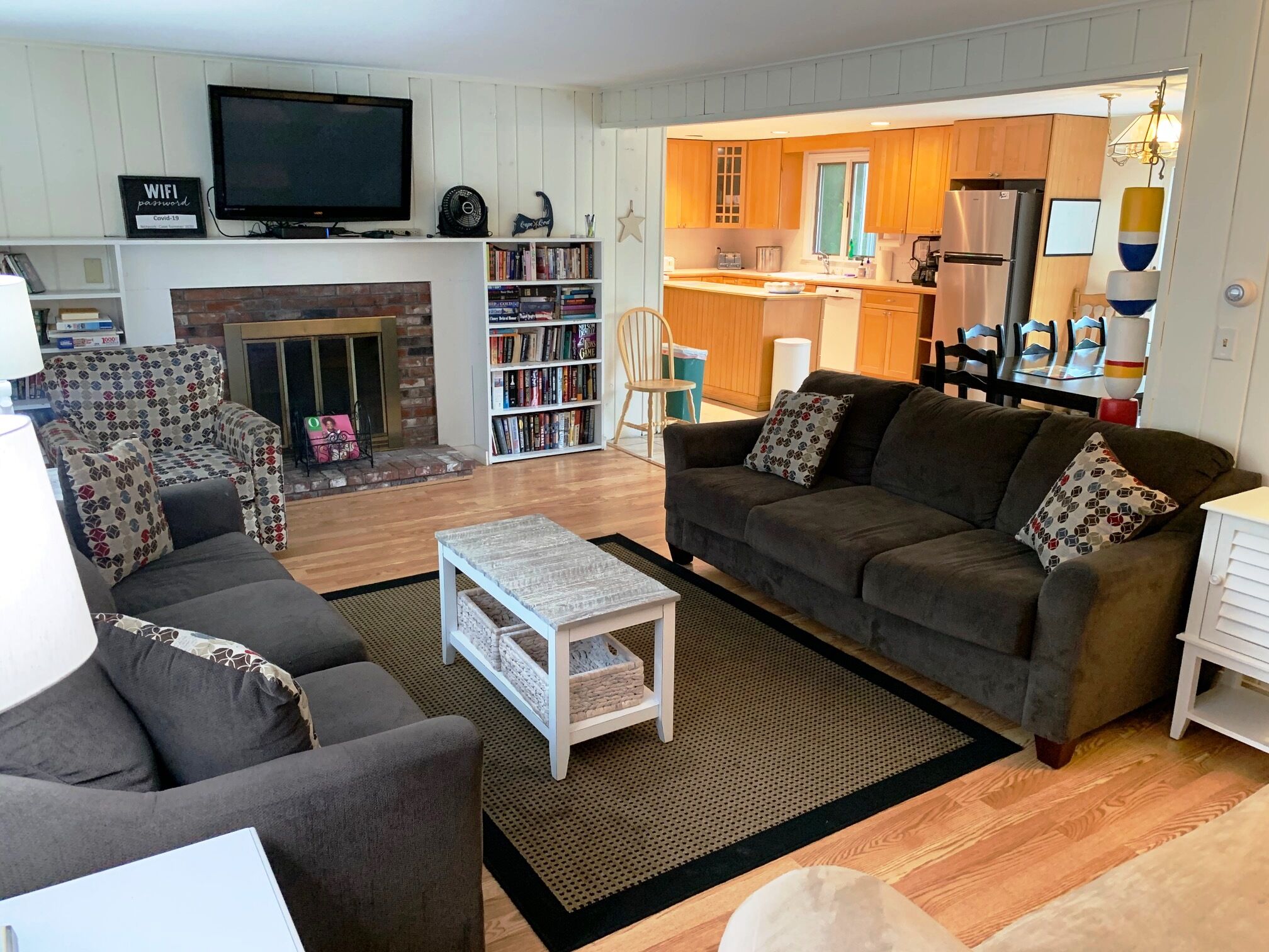 In Ground Pool, A/C, 4+BR, 3BA, Wifi, Game Room. Sleeps 10-12, strong wifi 