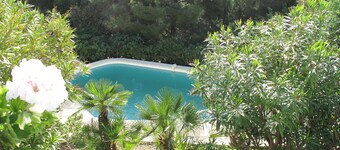 170m² hus i Bormes-les-Mimosas med trädgård och pool som vetter mot havet