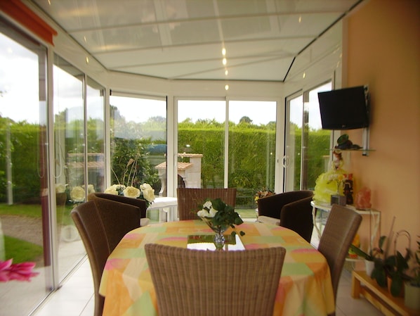 Dining - neo breton house PEDERNEC in FRANCE region BRETAGNE (Pédernec)