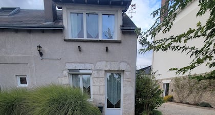 Comfortable cottage, close to the historic center of Blois and Loire by bike.