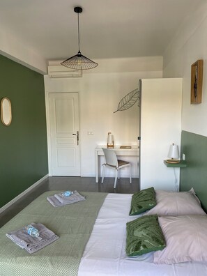 2 chambres, fer et planche à repasser, Wi-Fi, draps fournis