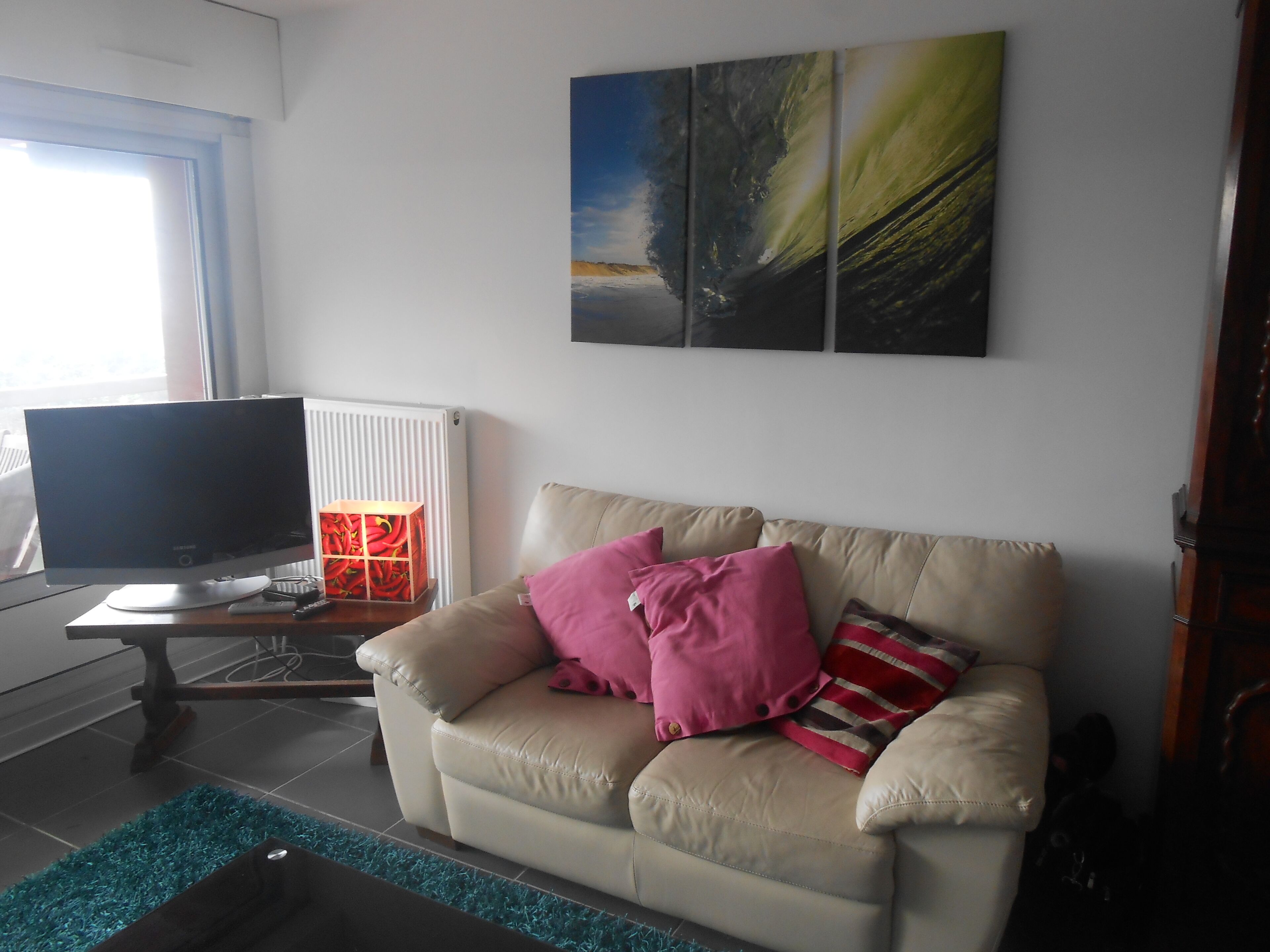 Comfortable apartment with sea view in a park with swimming pool near beaches